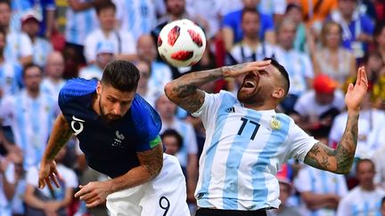 L'Argentin&nbsp;Nicolas Otamendi&nbsp; face à la France le 30 juin 2018 à Kazan (Russie). (LUIS ACOSTA / AFP)