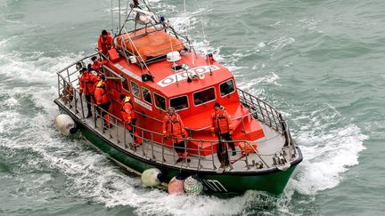 Le bateau de la Société nationale de sauvetage en mer (SNSM) à Calais. Illustration (PHILIPPE HUGUEN / AFP)