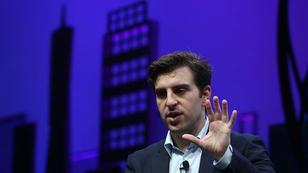 Le PDG d'Airbnb, Brian Chesky, le 4 novembre 2015 lors d'une conférence à San Francisco (Californie). (JUSTIN SULLIVAN / GETTY IMAGES NORTH AMERICA / AFP)