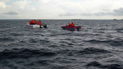 Des sauveteurs sur la Volga après le naufrage du Boulgaria en Tartastan (Russie) (AFP - Ministère tatare des situations d'urgence)