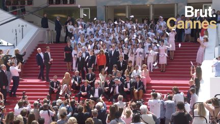 Le vendredi 20 mai, une centaine d’écoliers de Cannes ont foulé les marches à l’occasion de la projection du film “Le Petit Nicolas - Qu’est-ce qu’on attend pour être heureux ?” avec Alain Chabat et Laurent Lafitte.