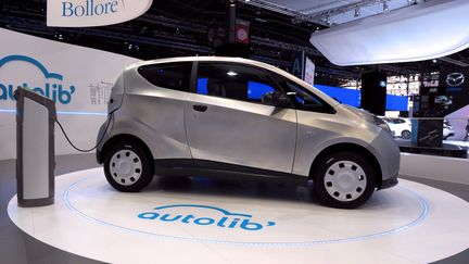 Parkings et p&eacute;ages seront moins chers pour la voiture &eacute;lectrique. (ERIC PIERMONT / AFP)