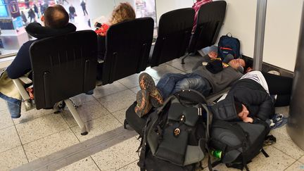 A l'aéroport de Londres-Gatewick (Royaume-Uni), le 21 décembre 2018. (BEN STANSALL / AFP)