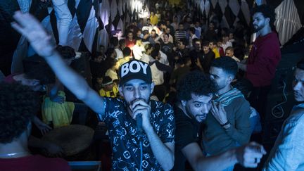 Un enterrement de vie de garçon sur fond de musique "mahraganat" au Caire, le 13 novembre 2019 (MOHAMED HOSSAM / EPA / MaxPPP)