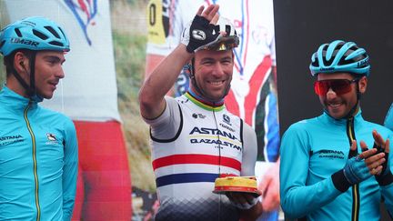 Mark Cavendish célèbre son 38e anniversaire avant la 15e étape du Giro dimanche 21 mai 2023. (LUCA BETTINI / AFP)