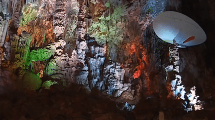 Sortie : voler en ballon dans la grotte de la Salamandre&nbsp; (France 3)