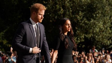 Harry et Meghan, à Windsor (Royaume-Uni), le 10 septembre 2022, deux jours après la mort de la reine Elizabeth II. (KIRSTY O'CONNOR / AFP)