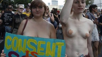 "Marche des salopes" à Berlin pour protester contre les violences sexuelles (13/08/2011) (AFP/Michele Tantussi)