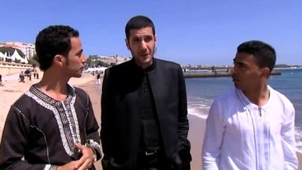 Nabil Ayouch avec ses deux comédiens principaux
 (France3/culturebox)