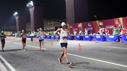 Le Français Yohann Diniz participe à la course du 50 km marche hommes lors des Championnats du monde d'athlétisme de l'IAAF au stade Khalifa à Doha (Qatar), le 27 septembre 2019.  (STEPHANE KEMPINAIRE / KMSP)