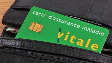 A Vitale card in a wallet. (RICHARD VILLALON / MAXPPP)