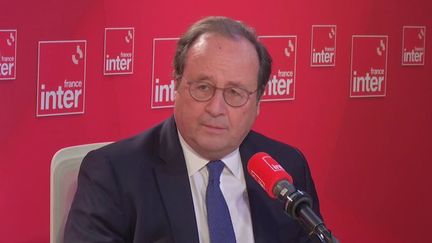 L'ancien président de la République, François Hollande, jeudi 21 décembre 2023 sur France Inter. (FRANCE INTER / RADIO FRANCE)