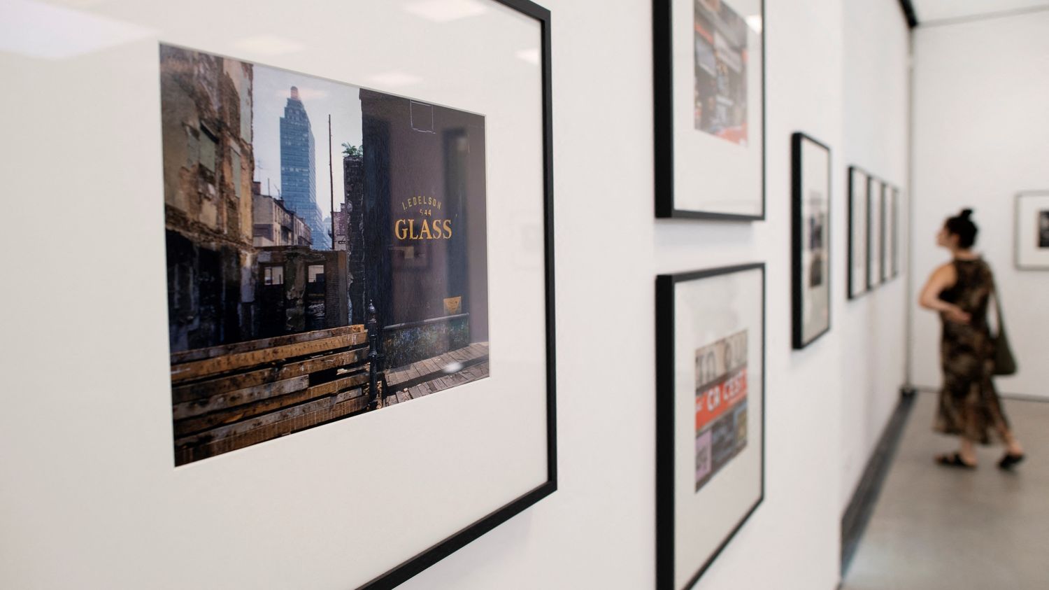 German-American photographer Evelyn Hofer exhibits her New York at Guingamp