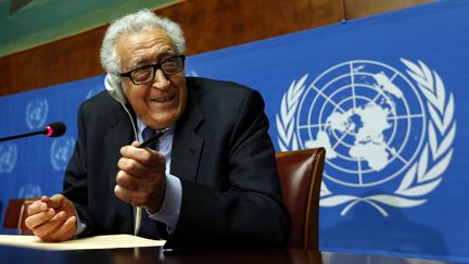 L'&eacute;missaire de l'ONU pour la Syrie, Lakhdar Brahimi, donne une conf&eacute;rence de presse &agrave; Gen&egrave;ve (Suisse), le 31 janvier 2014. (DENIS BALIBOUSE / REUTERS)