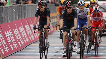 Geraint Thomas (Ineos Grenadiers) en grande souffrance à l'arrivée de la 3e étape du Giro 2020 (LUCA BETTINI / AFP)