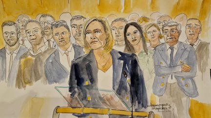 Marine Le Pen and the defendants in the trial of FN parliamentary assistants, at the Paris judicial court, October 1, 2024. (ELISABETH DE POURQUERY / FRANCE TELEVISIONS)