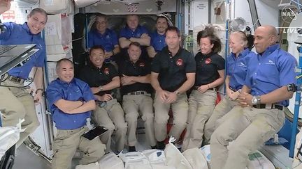 Thomas Pesquet et les autres membres de l'équipage à bord de la Station spatiale internationale (NASA TV HANDOUT / MAXPPP)