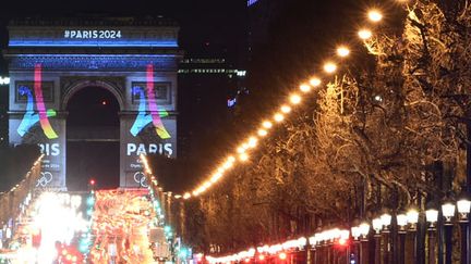 L'Arc de Triomphe s'était drapé des couleurs des JO 2024