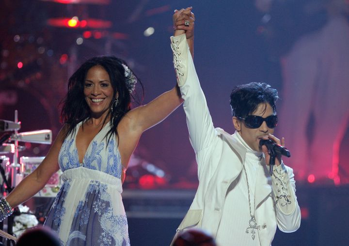 Sheila E et Prince jouent aux NCLR ALMA Awards à Pasadena, le 1er juin 2007. (VINCE BUCCI / GETTY IMAGES NORTH AMERICA)