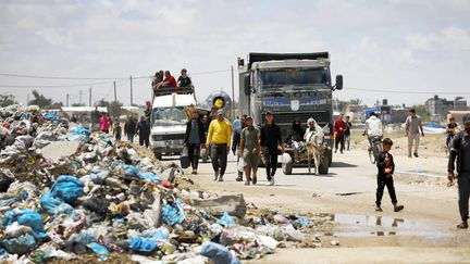 Des Palestiniens dans la bande de Gaza, le 6 mai 2024. (ASHRAF AMRA / ANADOLU / VIA AFP)