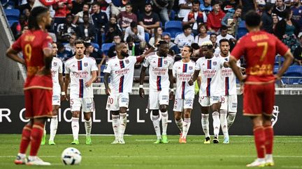 Les Lyonnais célèbrent leur premier but contre Angers, samedi 3 septembre 2022.&nbsp; (JEFF PACHOUD / AFP)