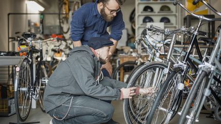 Le plan vélo a 3 ans déjà. La semaine de la mobilité durable commence ce lundi 20 septembre. (Illustration) (MIKAEL VAISANEN / THE IMAGE BANK RF / GETTY IMAGES)