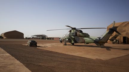 Hélicoptère Tigre sur la base française de Gao (Mali), le 8 novembre 2019. (MICHELE CATTANI / AFP)