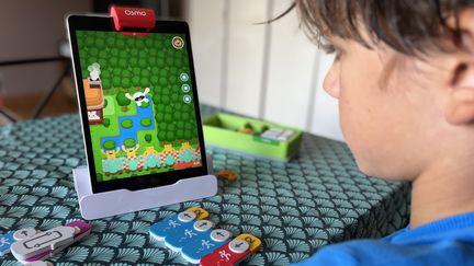 Dans le kit "Coding" d'Osmo, les enfants peuvent s'initier au codage informatique. (A.J.)