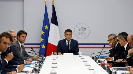 Un conseil de défense et de sécurité nationale, présidé par le président Emmanuel Macron au sujet de la Nouvelle-Calédonie, s'était déroulé le 16 mai 2024 au palais de l'Elysée, à Paris. (LUDOVIC MARIN / AFP)