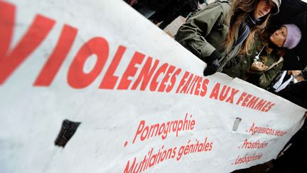 Un chant dénonçant les violences faites aux femmes se propage dans le monde entier