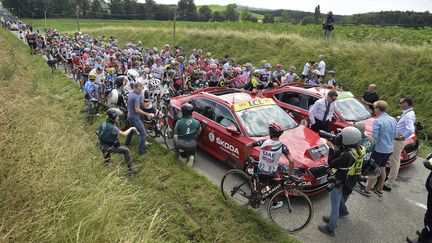 Le Tour de France neutralisé après des gaz lacrymogènes (YORICK JANSENS / BELGA MAG)