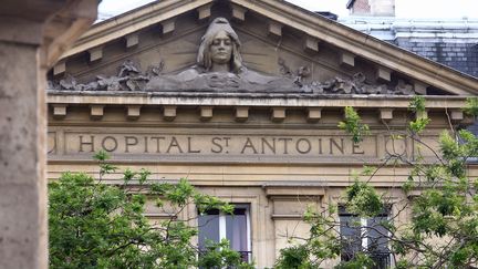 Plusieurs infirmières ont fait des malaises à l'hôpital Saint-Antoine, à Paris. (BENJAMIN GAVAUDO / AFP)