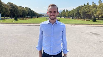 Ludovic Perney, vice-président LR de la région PACA, au parc Borély à Marseille. (MANON MELLA / FRANCEINFO)