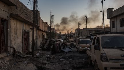 Une rue de Mossoul, où l'armée irakienne combat le groupe Etat islamique, le 4 juin 2017. (MAXPPP)