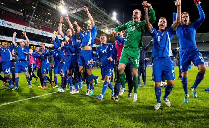 La joie des joueurs islandais apr&egrave;s leur accession en barrages du Mondial 2014, le 15 octobre 2013 &agrave; Oslo (Norv&egrave;ge). (NORSK TELEGRAMBYRA / REUTERS)