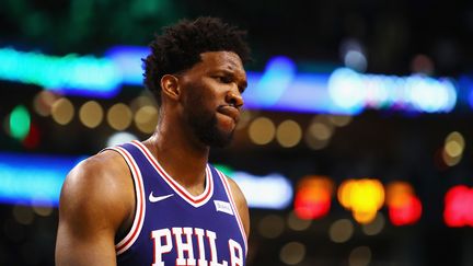 Joël Embiid,&nbsp;pivot des Philadelphia Sixers. (TIM BRADBURY / GETTY IMAGES NORTH AMERICA)