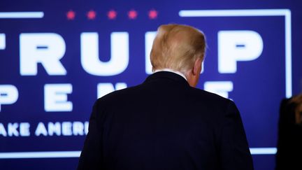 Le président américain Donald Trump, le 3 novembre 2020, après son discours à la Maison Blanche, à Washington.&nbsp; (CARLOS BARRIA / REUTERS)