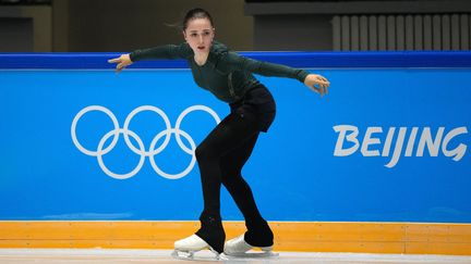 La patineuse russe Kamila Valieva à l'entraînement, le 12 janvier 2022, lors des Jeux olympiques de Pékin. (SPUTNIK / AFP)