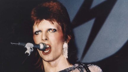 David Bowie dans le documentaire "Ziggy Stardust and the Spiders From Mars" de D.A. Pennebaker, filmé lors d'un concert à Londres en juillet 1973.
 (Nana Productions / SIPA)