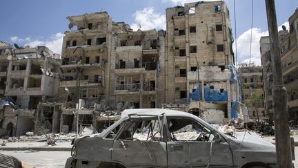 Un hôpital endommagé à Alep (Syrie) le 28 avril 2016. (KARAM AL-MASRI / AFP)