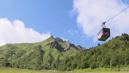 Puy-de-Dôme : le téléphérique du Sancy rouvre et accueille ses premiers touristes
 (FRANCE 3)