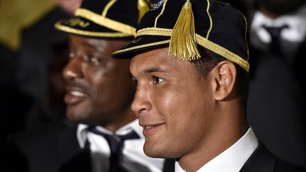 Thierry Dusautoir, le capitaine de l'&eacute;quipe de France de rugby, lors de la c&eacute;r&eacute;monie d'accueil du XV tricolore en Angleterre, au d&eacute;but de la&nbsp;Coupe du monde, le 14 septembre 2015 &agrave; Londres (Royaume-Uni). (FRANCK FIFE / AFP)