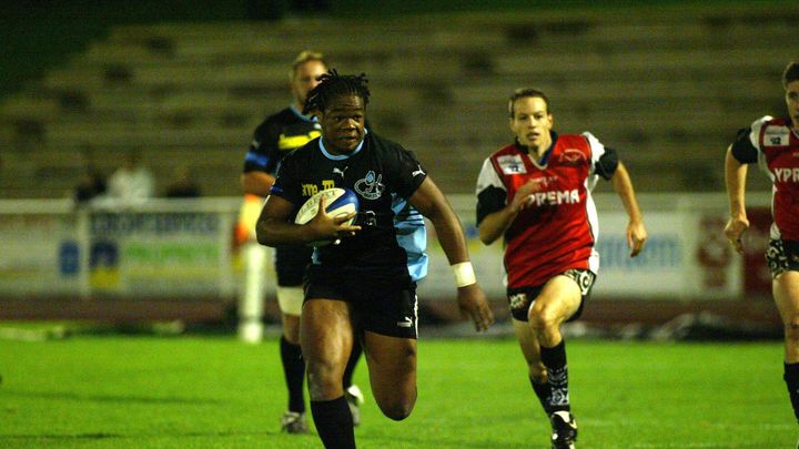 Mathieu Bastareaud sous les couleurs de Massy, face à Gennevilliers, au stade Jules Ladoumègues de Massy, le 21 novembre 2006. (MAXPPP)