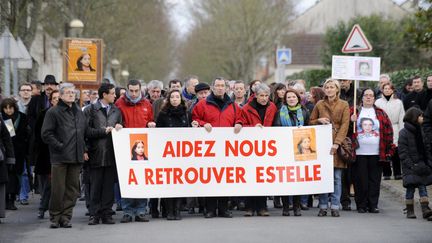 Une marche en mémoire à Estelle Mouzin, le 8 janvier 2011, à Guermantes, en Seine-et-Marne. (BORIS HORVAT / AFP)