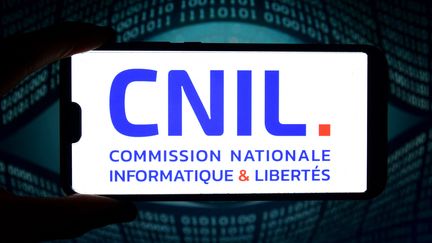 Photo montage d'Illustration de la Cnil - 20/12/2022 (ROMAIN DOUCELIN / HANS LUCAS)