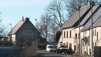 D'après le dernier recensement de l'INSEE, de nombreuses petites communes ont réussi à attirer des retraités, de nouvelles familles. Une vingtaine de personnes sont venus s’installer à Tortebesse, à l'ouest du Puy-de-Dôme. (France 3)