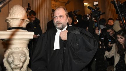 Eric Dupond-Moretti, le 2 novembre 2017 au palais de justice de Paris. (LIONEL BONAVENTURE / AFP)