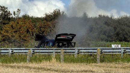 Un homme a été arrêté sur l'A16 au niveau de Leulinghen-Bernes (Pas-de-Calais), mercredi 9 août 2017, après l'attaque de soldats à Levallois-Perret. (PHILIPPE HUGUEN / AFP)