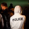 Un policier français devant&nbsp;l'hôpital Saint-Louis, dans le 10e arrondissement de Paris, le 18 octobre 2016.&nbsp; (PAUL ROQUECAVE / CITIZENSIDE)