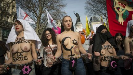 &nbsp; (Les Femen lors d'une manifestation pour le droit des femmes à Paris le 8 mars 2015©MAXPPP)